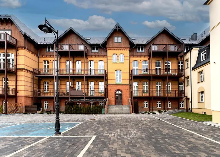 Apartament Inspirujacy - Z Prywatnym Monitorowanym Parkingiem - 4 Osobowy - Space Apart