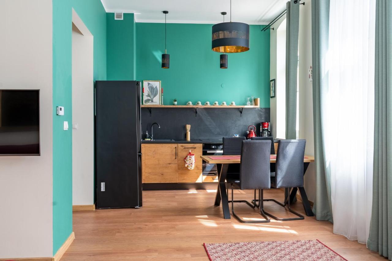 Apartment Inspirujacy - Z Prywatnym Monitorowanym Parkingiem - 4 Osobowy - Space *